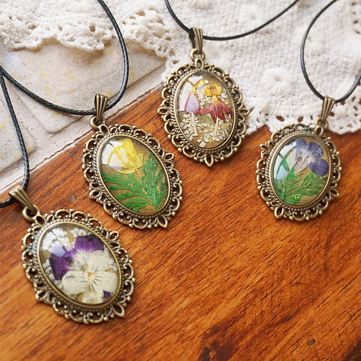 Resin Pressed Flower Necklaces - French Retro Violet & Lobelia Erinus