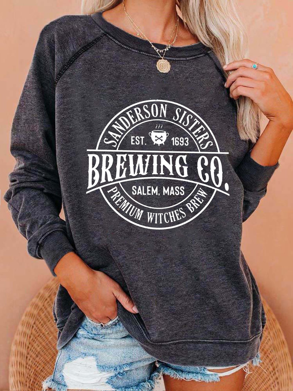 Women's Sanderson Sisters Brewing Co Print Casual Sweatshirt